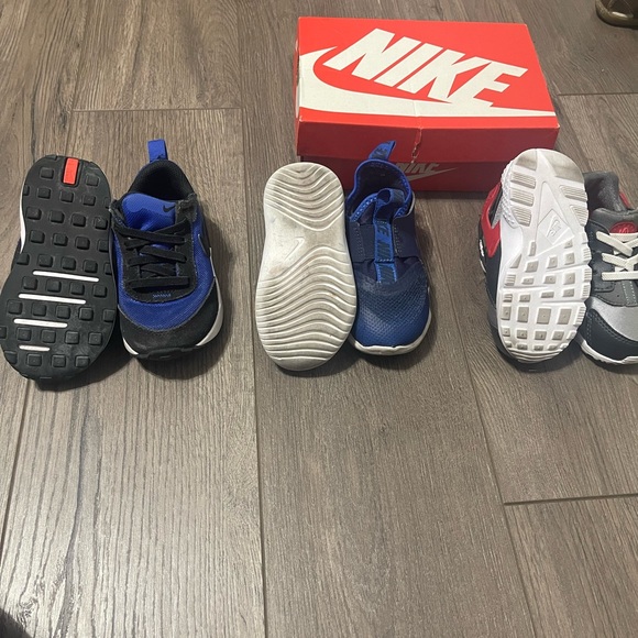 Toddler Nikes size 7 - Picture 2 of 5